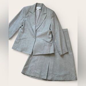 Vintage Easy Wear Grey Wool Blazer & Flare Skirt Set